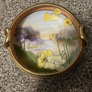 Vintage Nippon Morimura Hand Painted Moriage Gold Handled Bowl